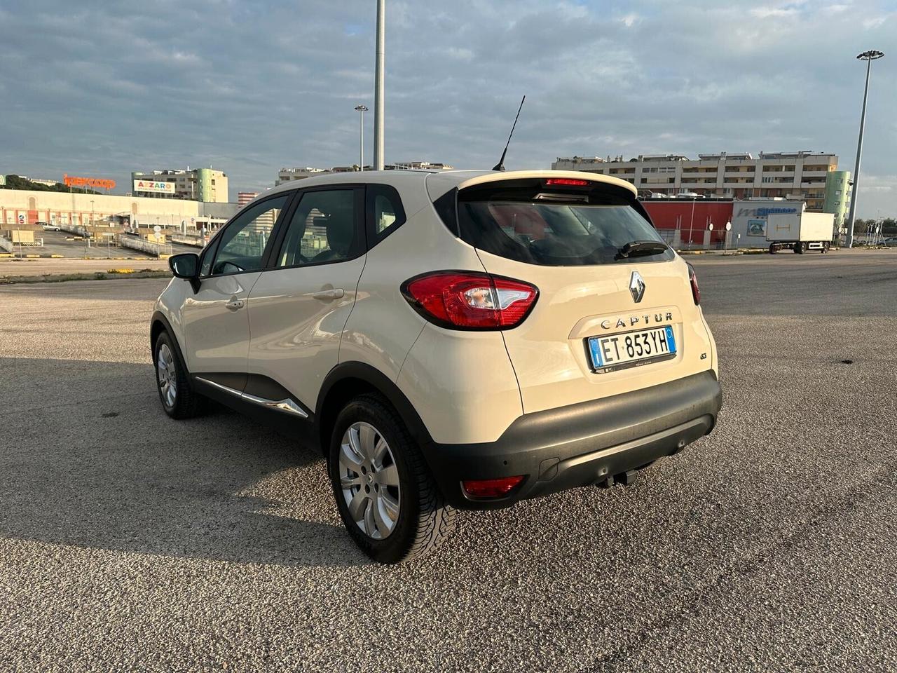 Renault Captur 1.5DCI 90 CV GANCIO TRAINO ORIGINALE RENAULT