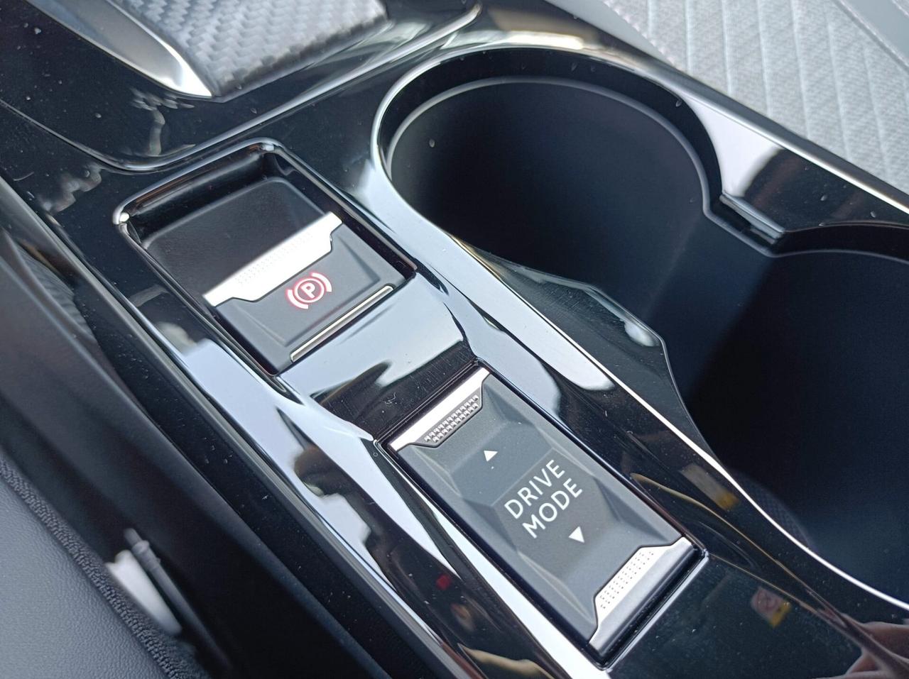 Peugeot 2008 PureTech 130 S&S EAT8 Allure