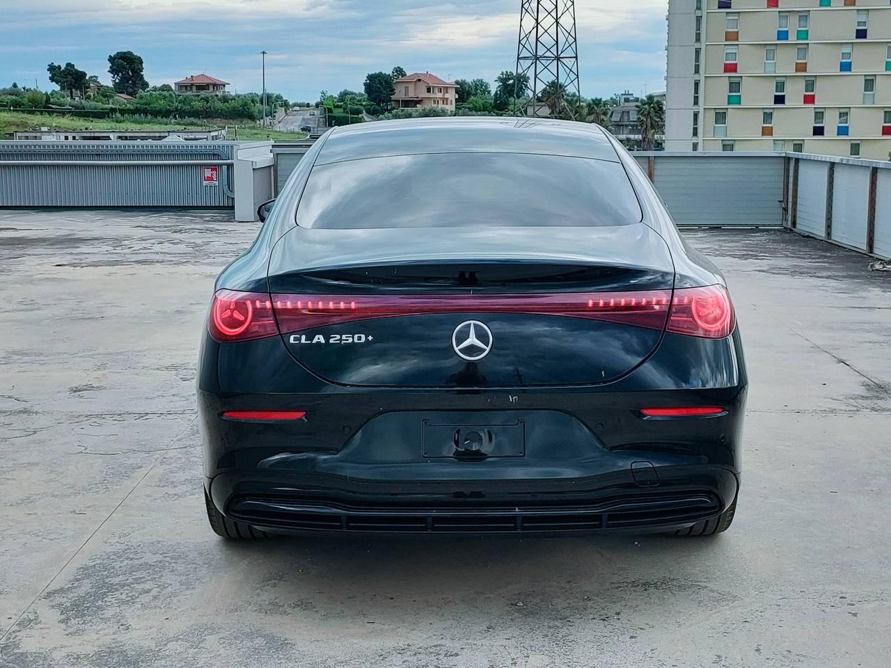 Mercedes-Benz CLA 250+ con tecnologia EQ
