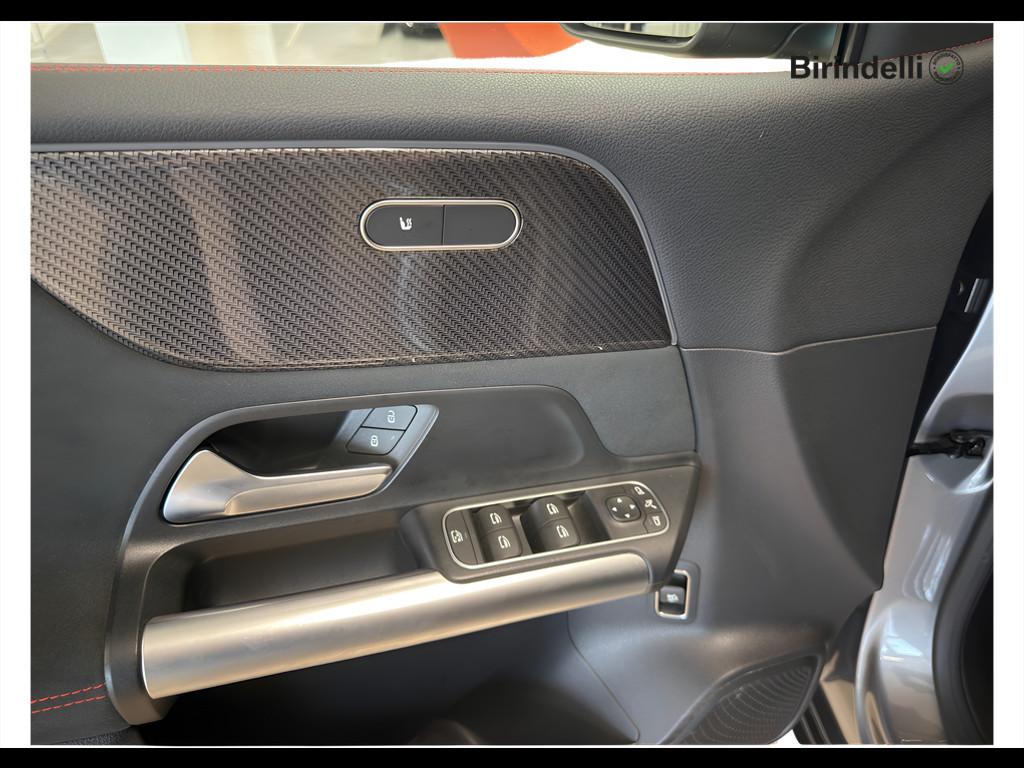 Mercedes-Benz Classe B (W247) - B 180 d Automatic AMG Line Premium