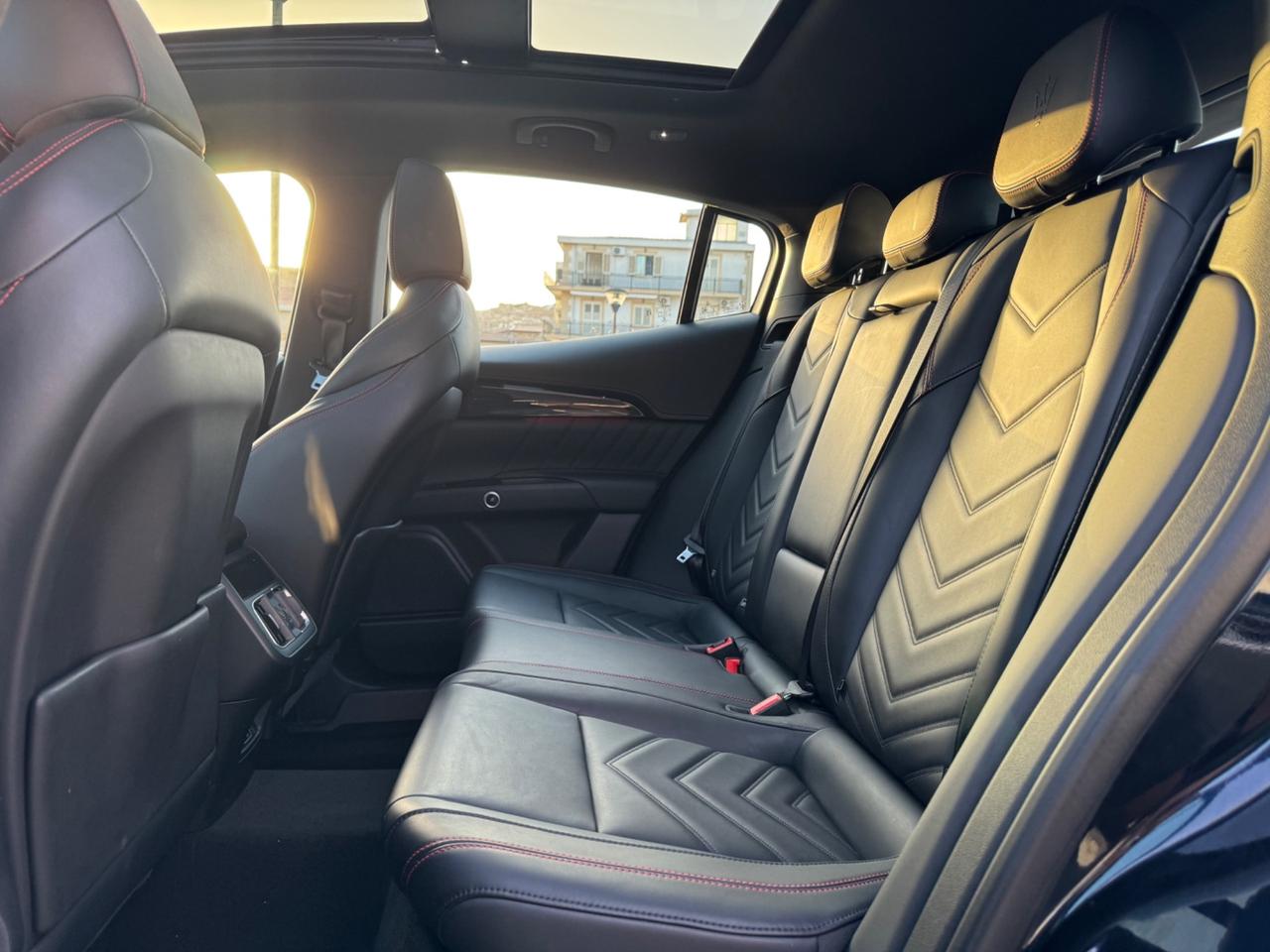 MASERATI GRECALE 2.0 MHEW 330 CV MODENA STRAFULL IVA TETTO