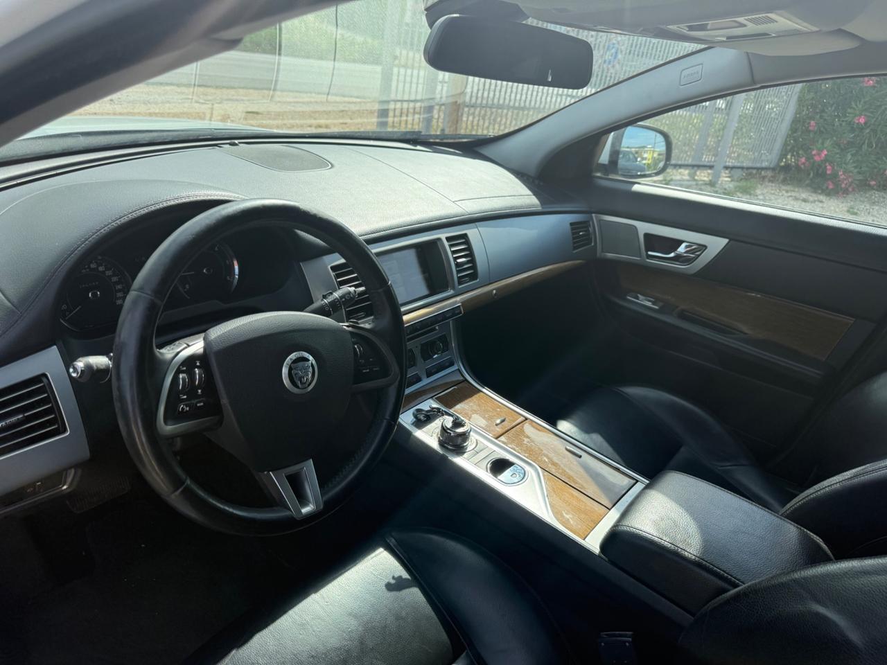 Jaguar XF 2.2 D 190 CV PERMUTE 7.999€