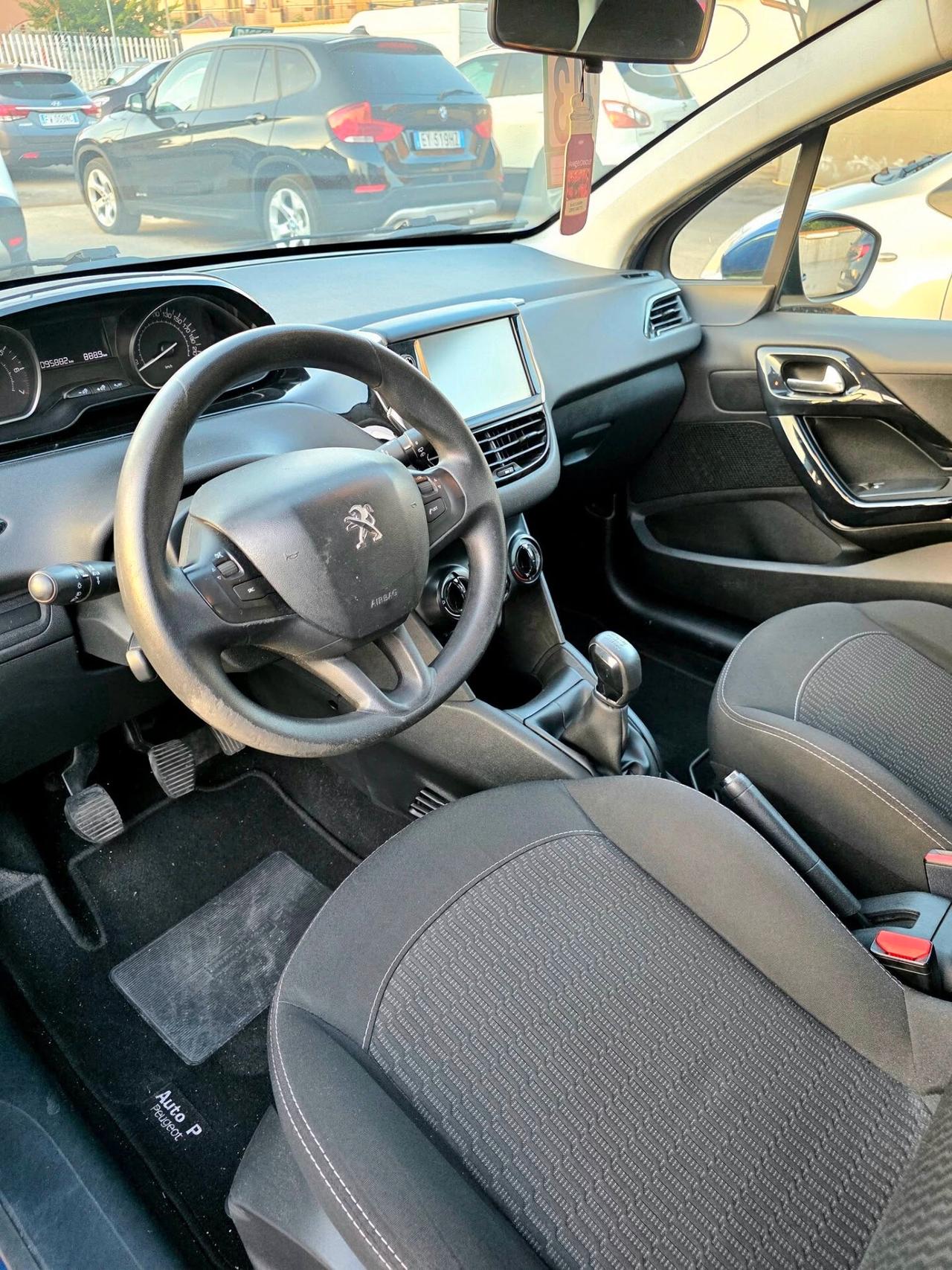 Peugeot 208 1.2 bz 5 porte Allure con 95.000 Chilometri
