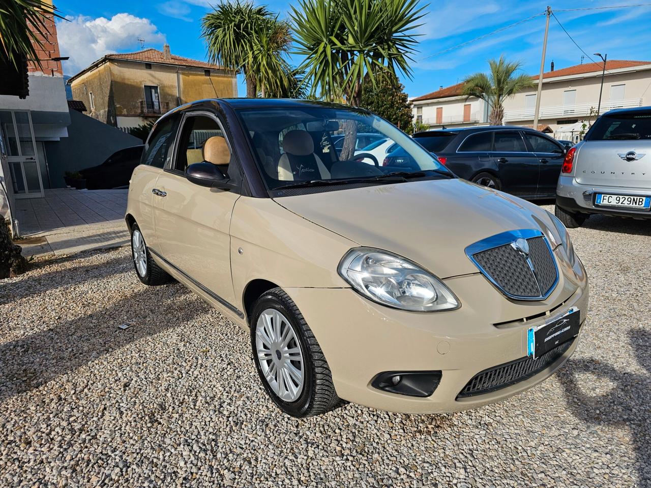 Lancia Ypsilon 1.4 77cv ADATTA X NEOPATENTATI