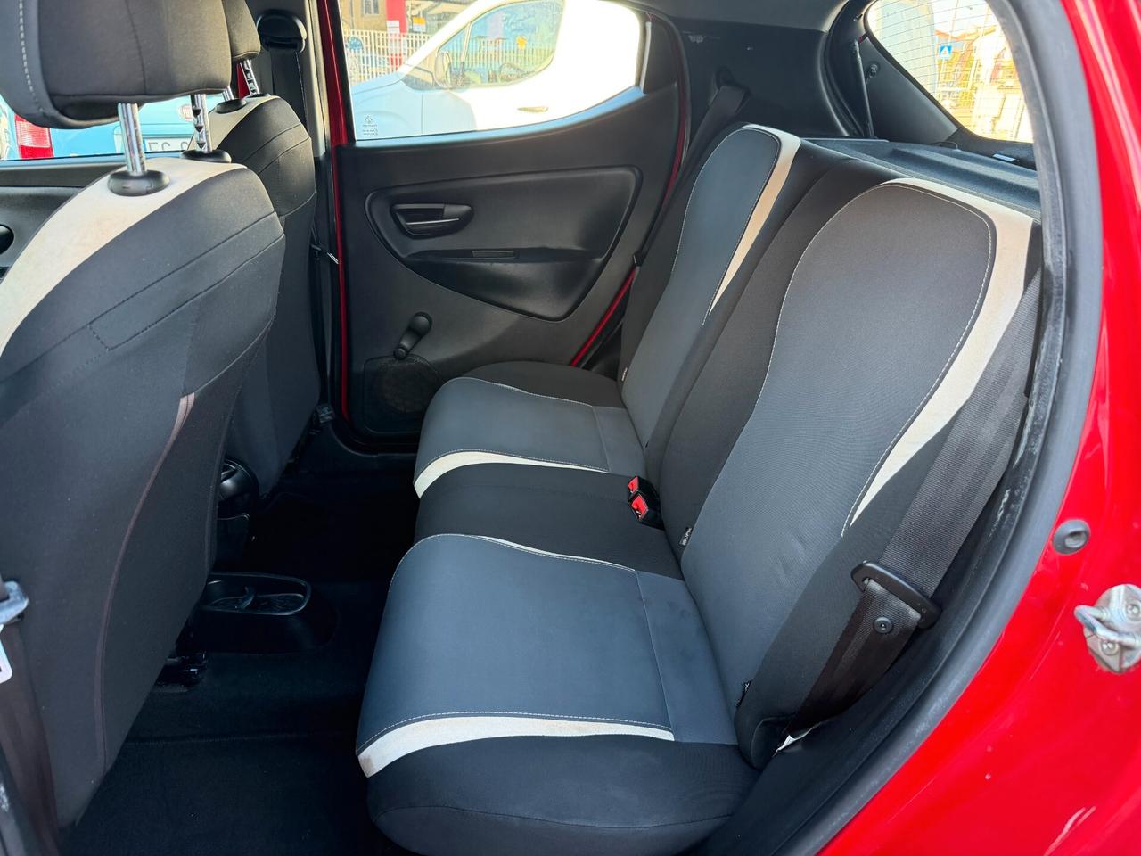 Lancia Ypsilon 0.9 TwinAir 85 CV 5 porte Metano Ecochic Elle