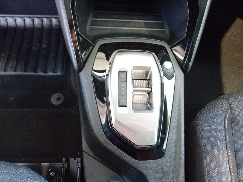 Peugeot 208 Hybrid 100 e-DCS6 Style