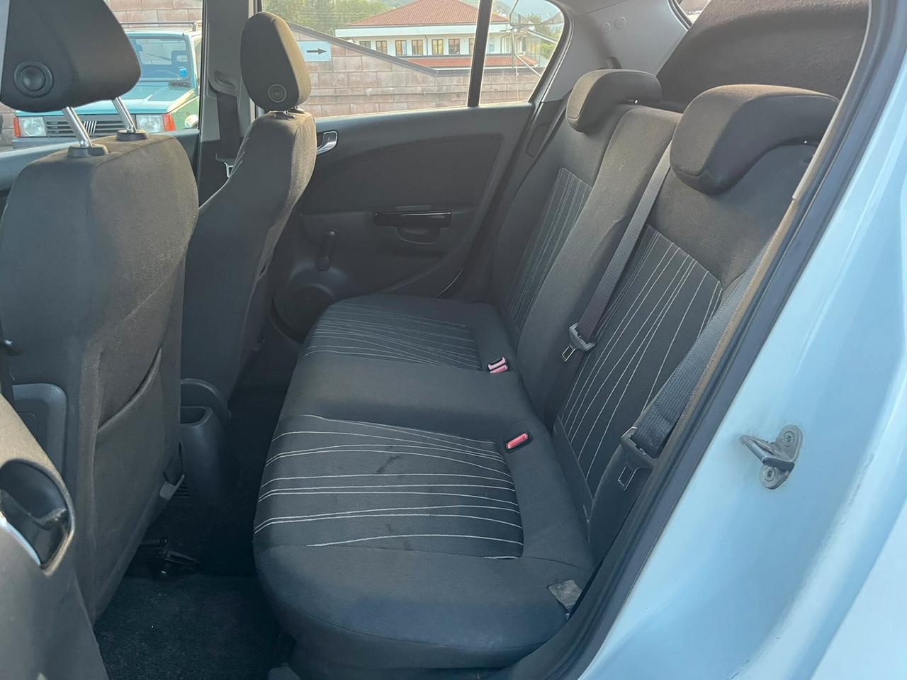 Opel Corsa D 1.2 80cv Enjoy Benzina e GPL Fabbrica