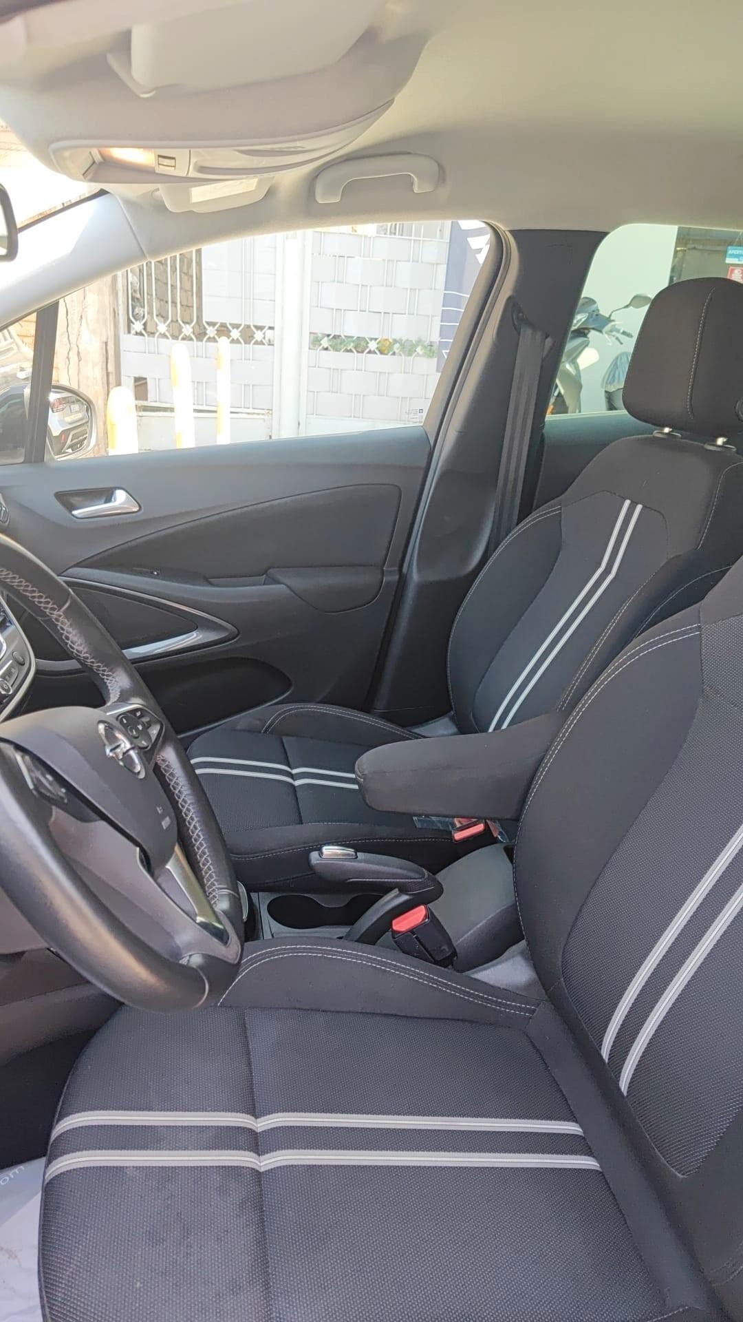 Opel Crossland 1.2 benzina 130 CV automatica Elegance 2024 USATO