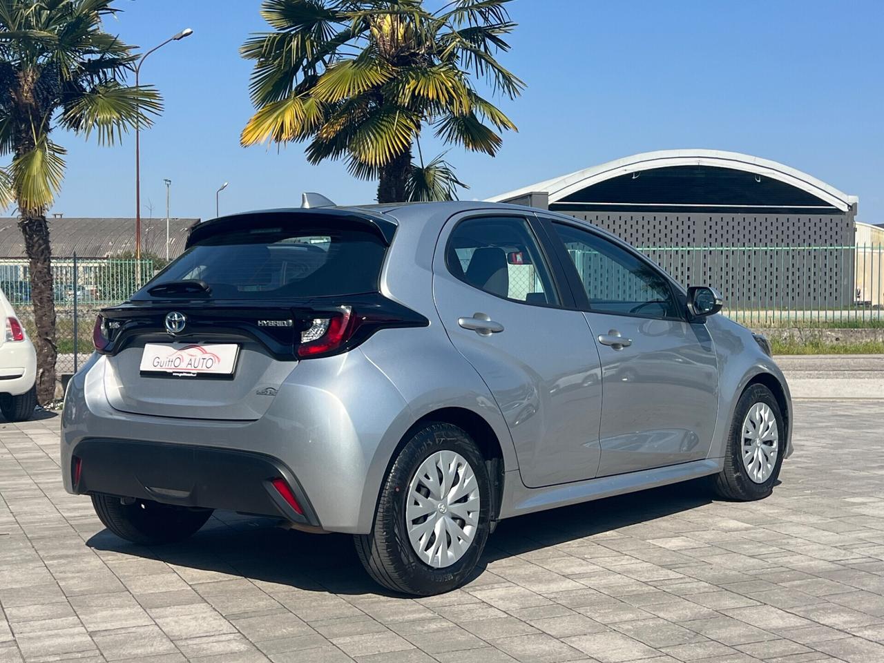 Toyota Yaris 1.5 Hybrid 5 porte Business FINANZIABILE