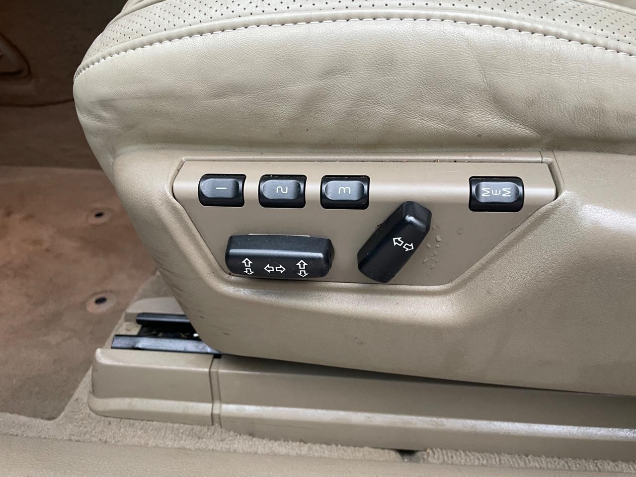 Volvo XC 90 XC90 2.4 D5 185 CV aut. AWD Executive* 7 posti *