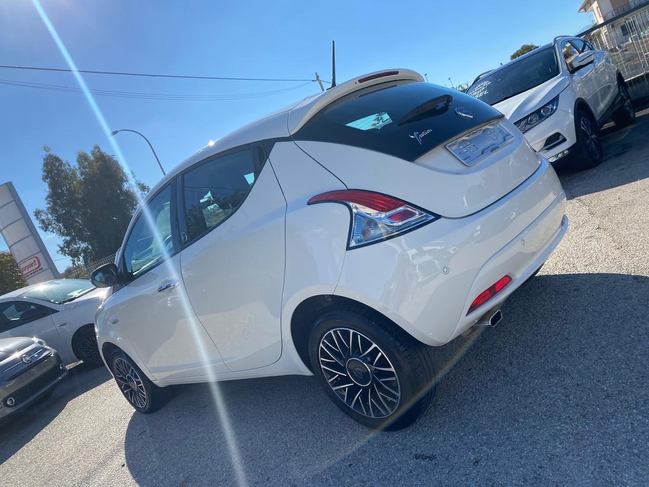 Lancia Ypsilon 1.2 69 CV 5 porte GPL Ecochic Gold