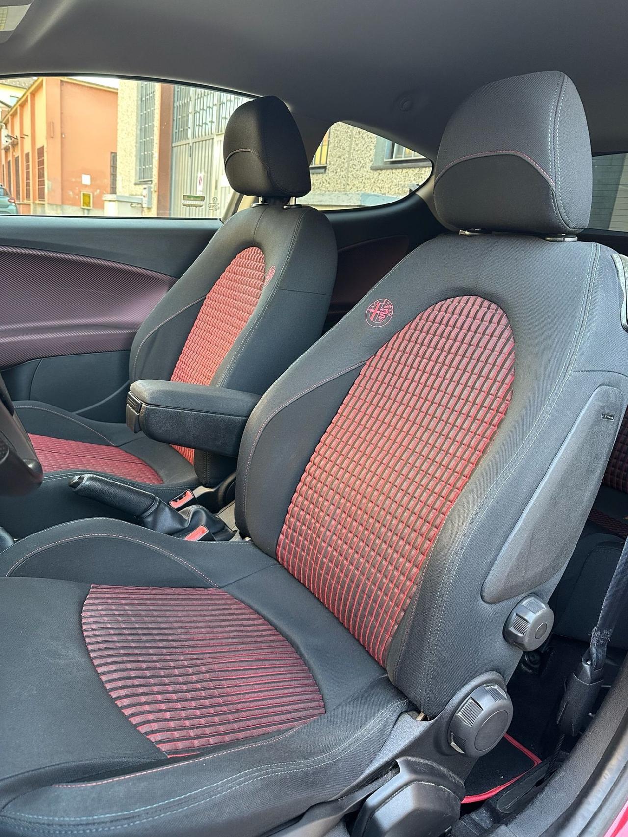 Alfa Romeo MiTo 1.4 M.air Distinctive Premium Pack