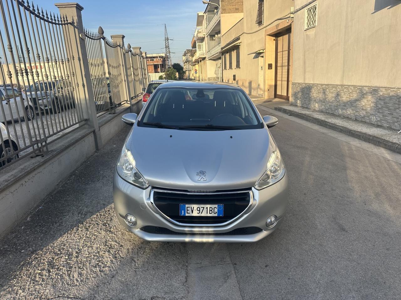 Peugeot 208 1.4 HDi 68 CV Allure 2014