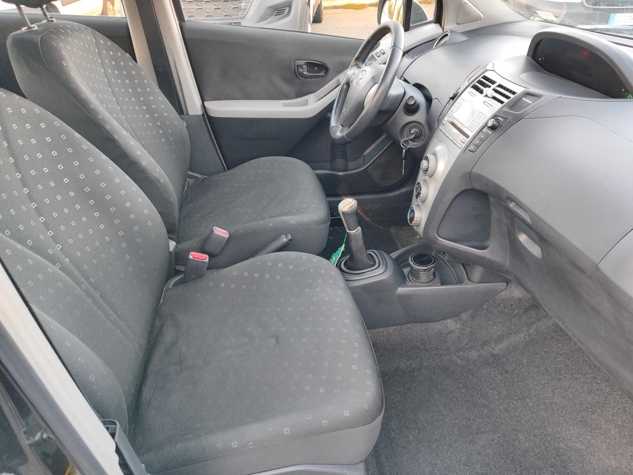 Toyota Yaris 1.0 5 porte