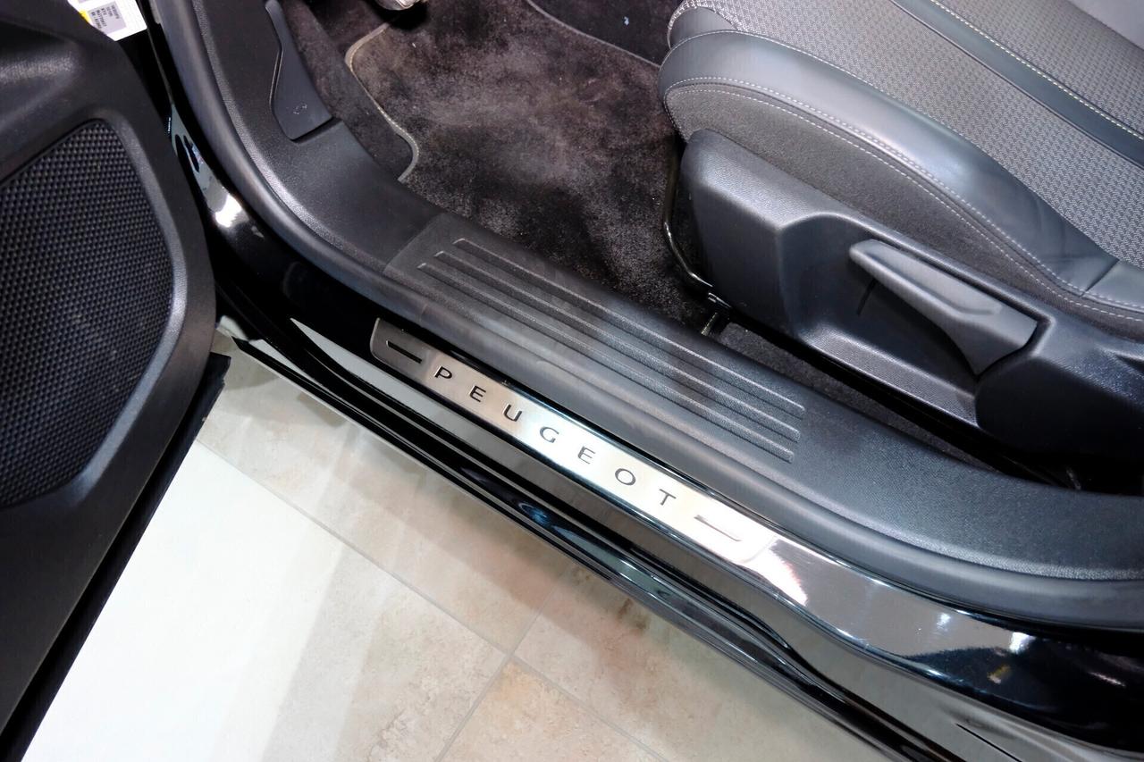 Peugeot 2008 1.2T 130cv GT LED + COCKPIT 3D