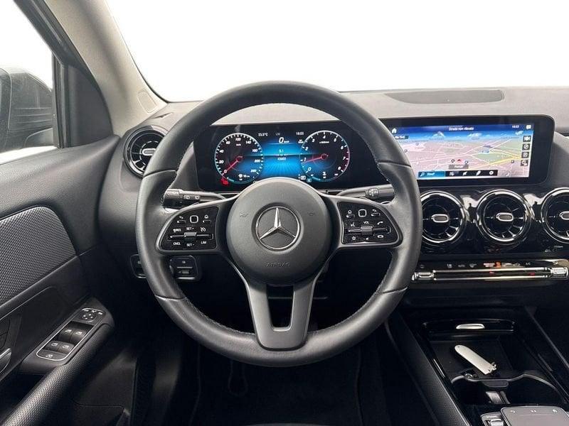 Mercedes-Benz GLA 180 Business Extra auto