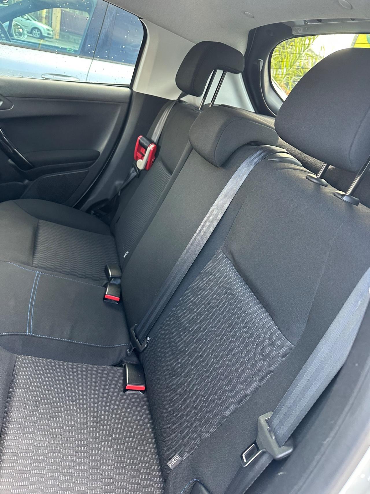 Peugeot 208 PureTech 82 5 porte Signature