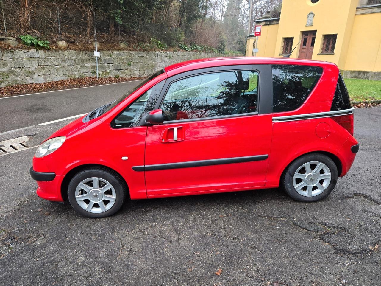 Peugeot 1007 1.4 Trendy