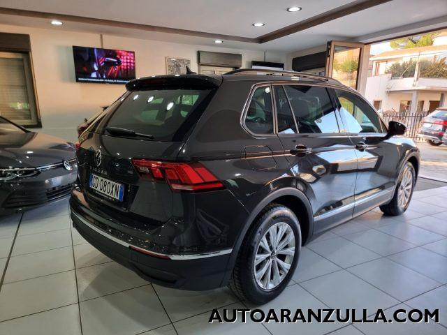 VOLKSWAGEN Tiguan NEW 2.0 TDI 150CV SCR DSG Life Navi - Fari a Led