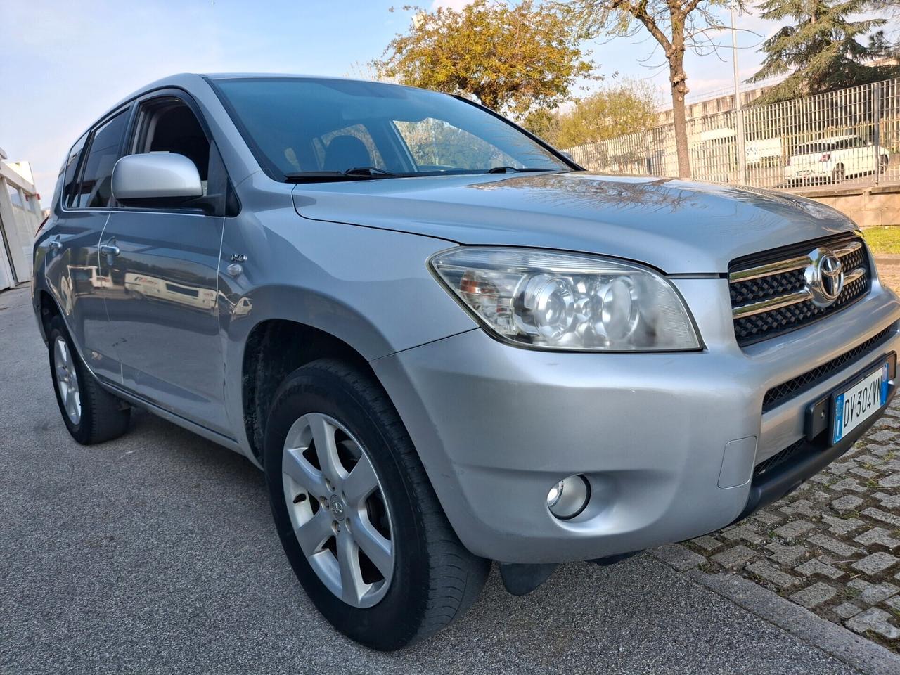 Toyota RAV4-2.2 D-4D 136 CV. Sol*GANCIO TRAINO*