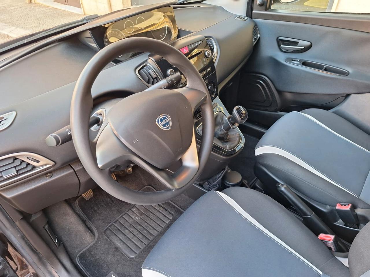 Lancia Ypsilon 1.2 69 CV 5 porte GPL Ecochic Gold