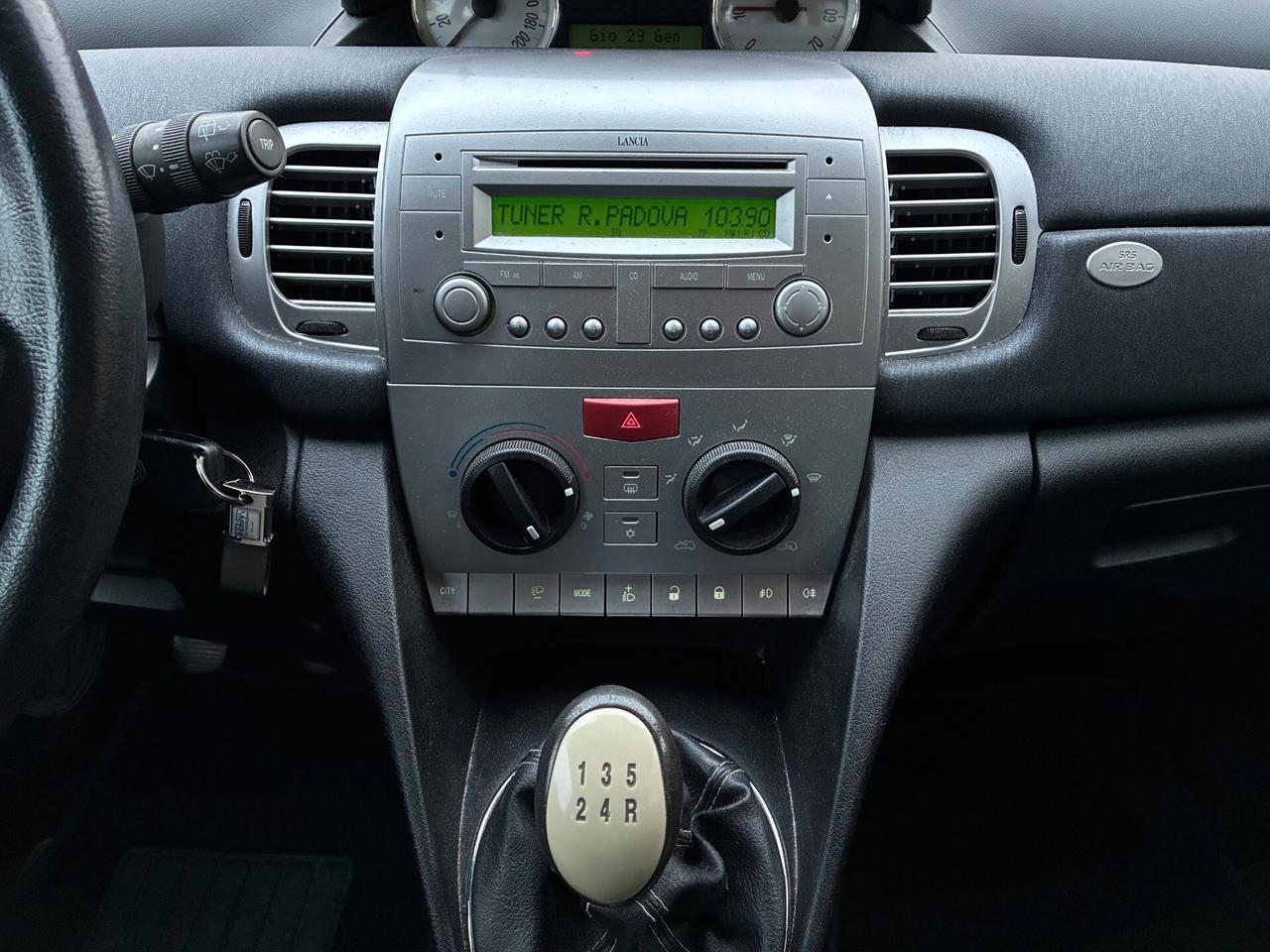 Lancia Ypsilon 1.2 Oro Plus
