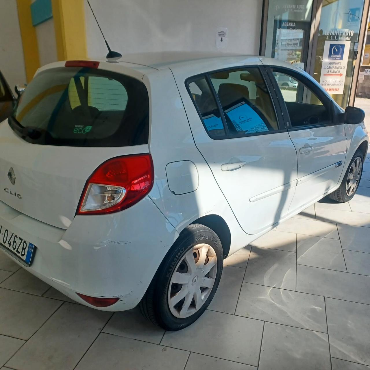 NEOPATENTATI CLIO 1.2 AFFIDABILE GARANZIA 12 MESI
