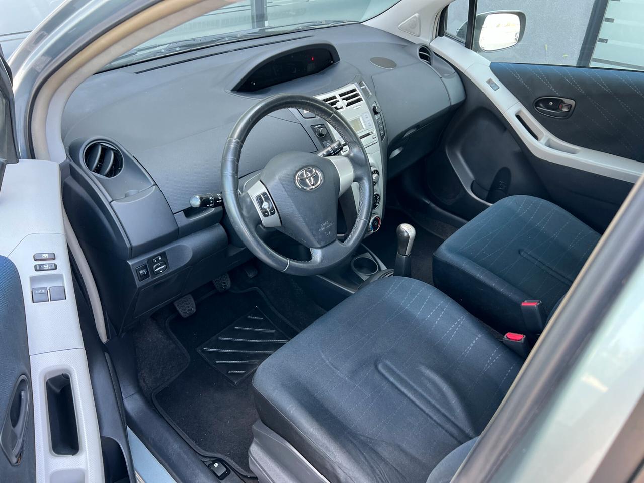Toyota Yaris 1.0 5 porte/GARANZIA