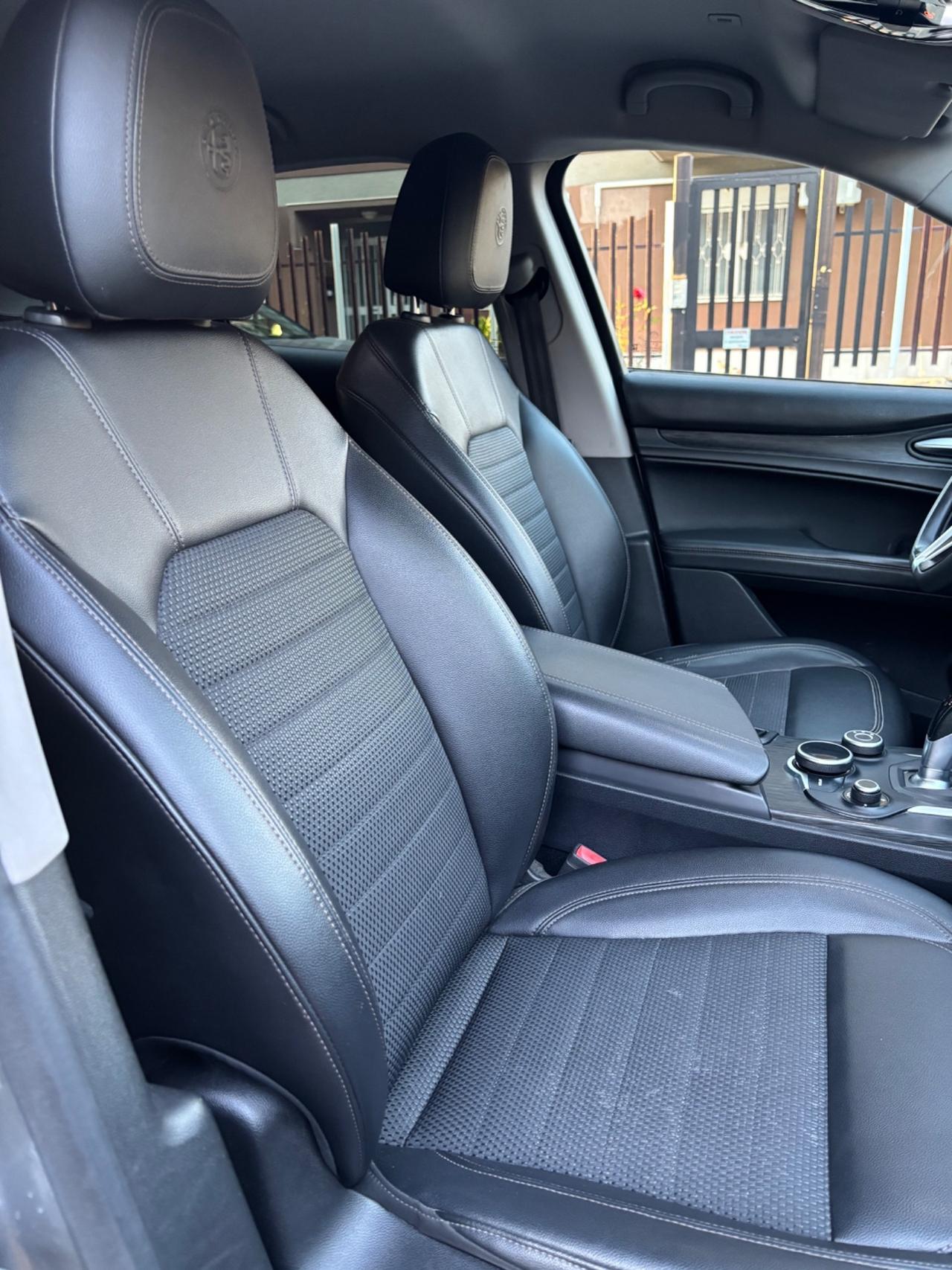 Alfa Romeo Stelvio 2.2 210 CV AT8 Q4 Executive