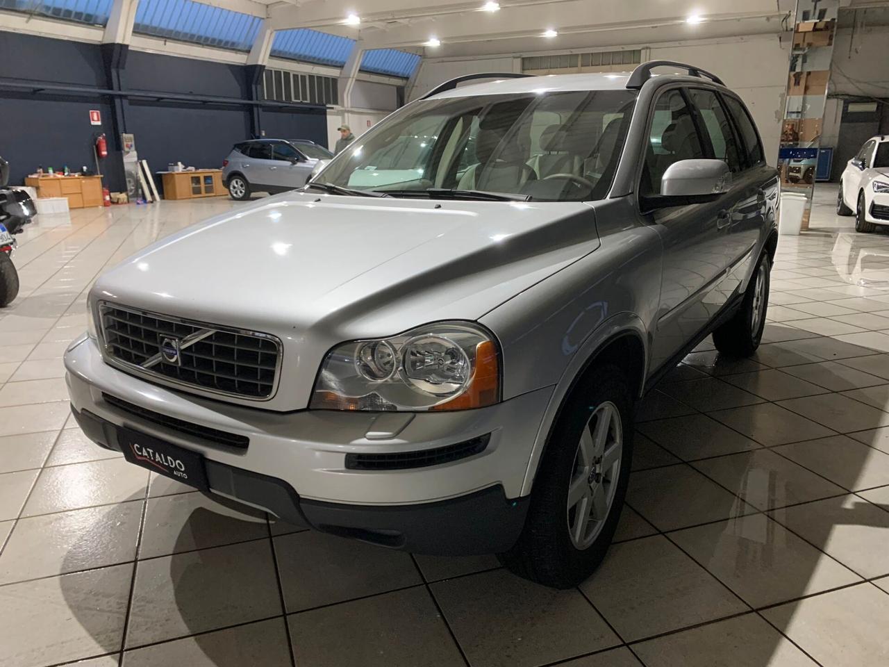 Volvo XC 90 XC90 2.4 D5 185 CV AWD Momentum con IMPIANTO A GPL