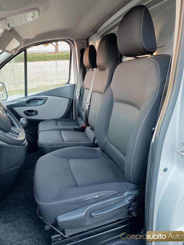 RENAULT Trafic T27 1.6 dCi 120CV + IVA 22%