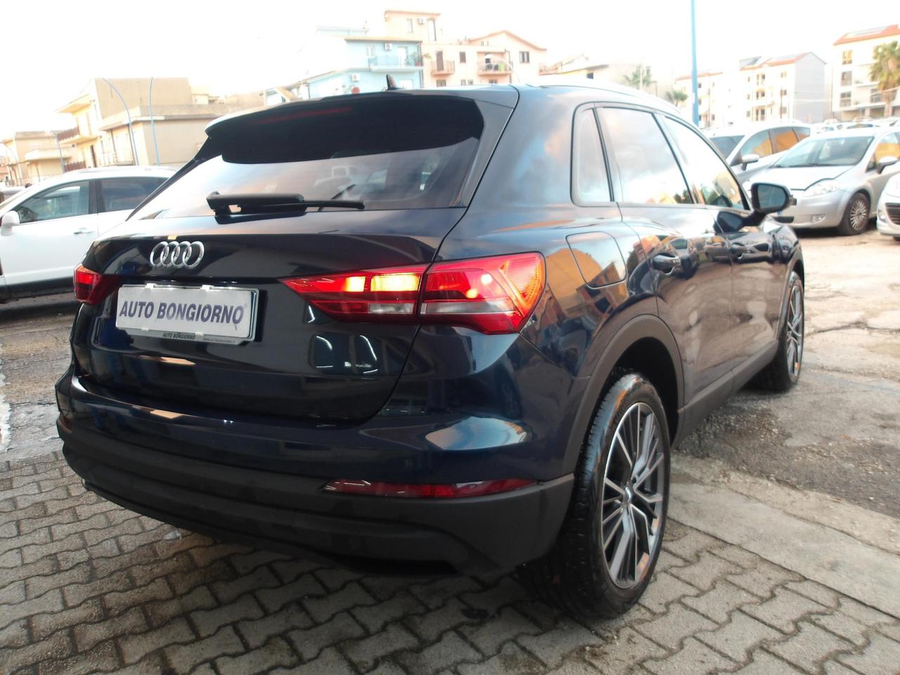 Audi Q3 35 2.0 tdi Business s-tronic