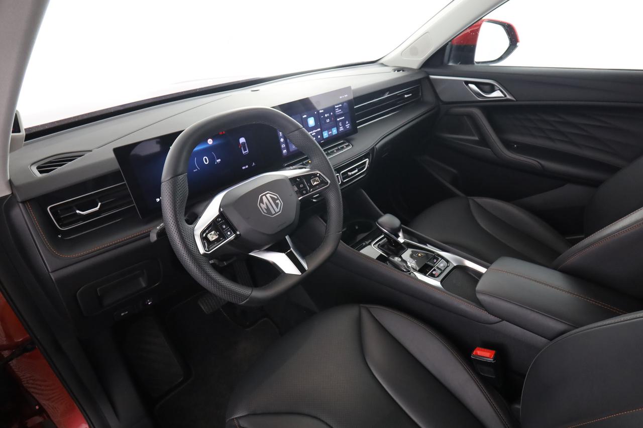 MG HS 1.5T-GDI AT Luxury