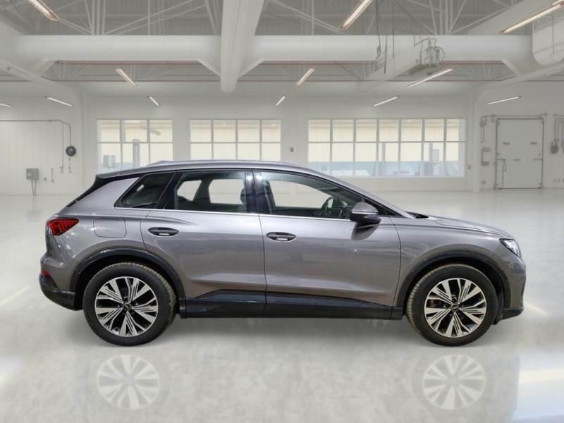 AUDI Q4 40 e-tron Business Advanced