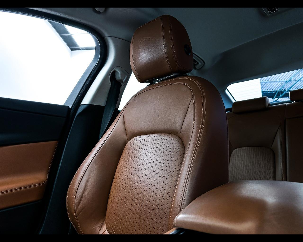 JAGUAR XE 2.0 D Turbo 180 CV AWD aut. Prestig