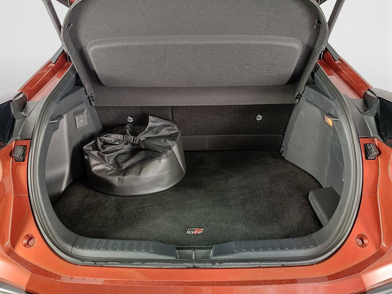 TOYOTA C-HR II 2023 - C-HR 2.0 phev GR Sport fwd e-cvt