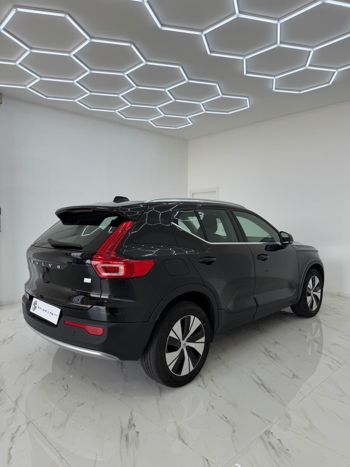 Volvo XC40 T4 Recharge Plug-in Hybrid R-design N1