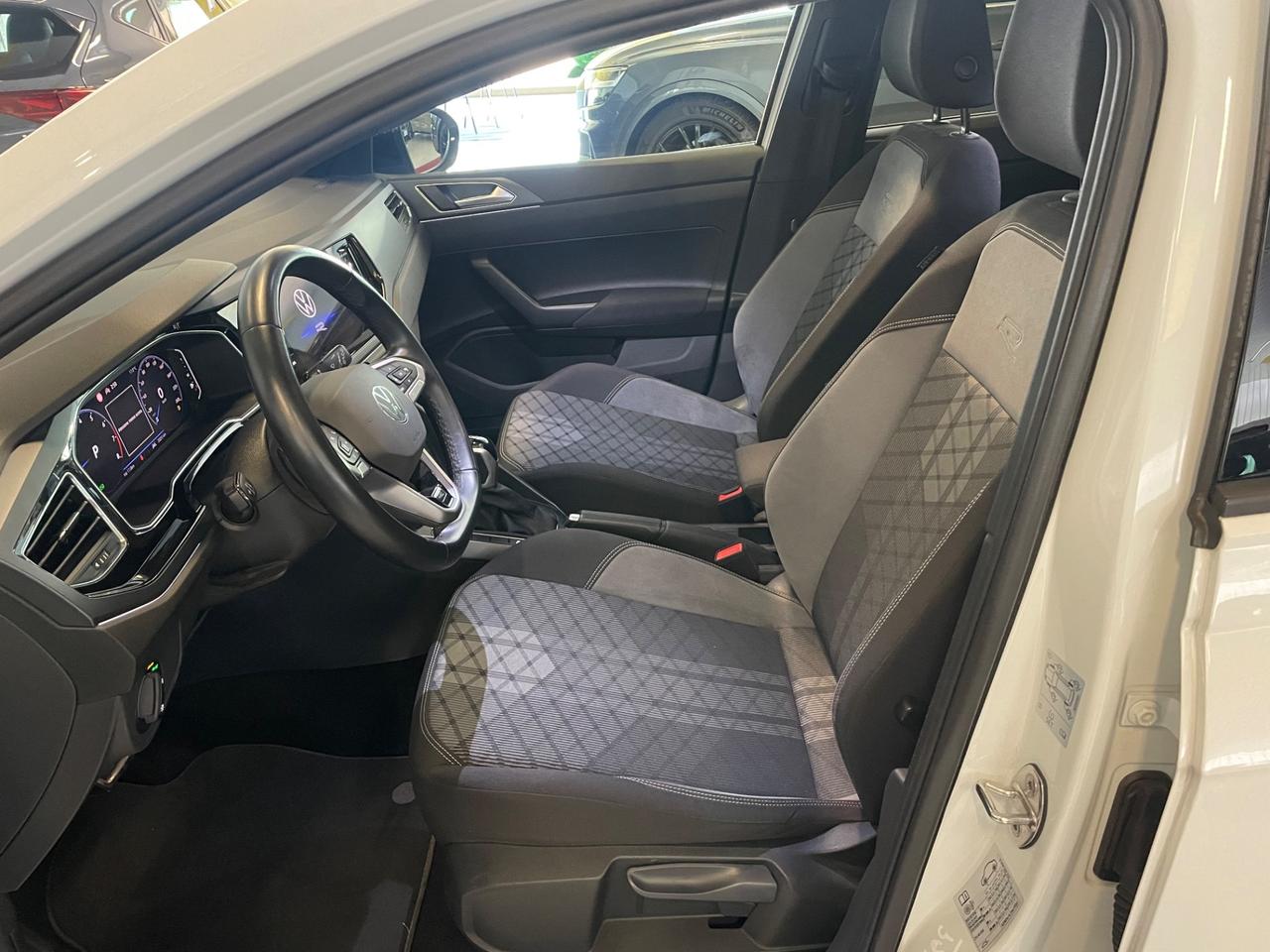 Volkswagen Taigo 1.0 TSI 115 CV DSG R-Line Telecamera Keyless