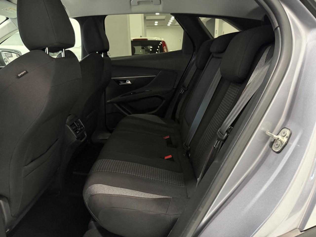 Peugeot 3008 BlueHDi 130 S&S EAT8 Allure