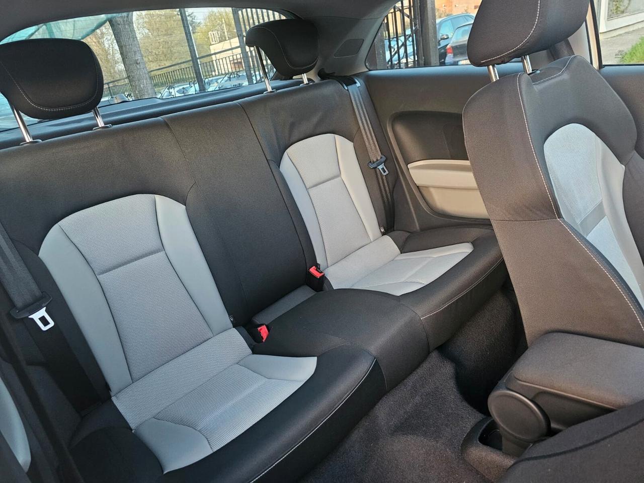 Audi A1 1.6 TDI 90cv Ambition*Tetto*Bi-Xeno*Led*Euro5*Neop