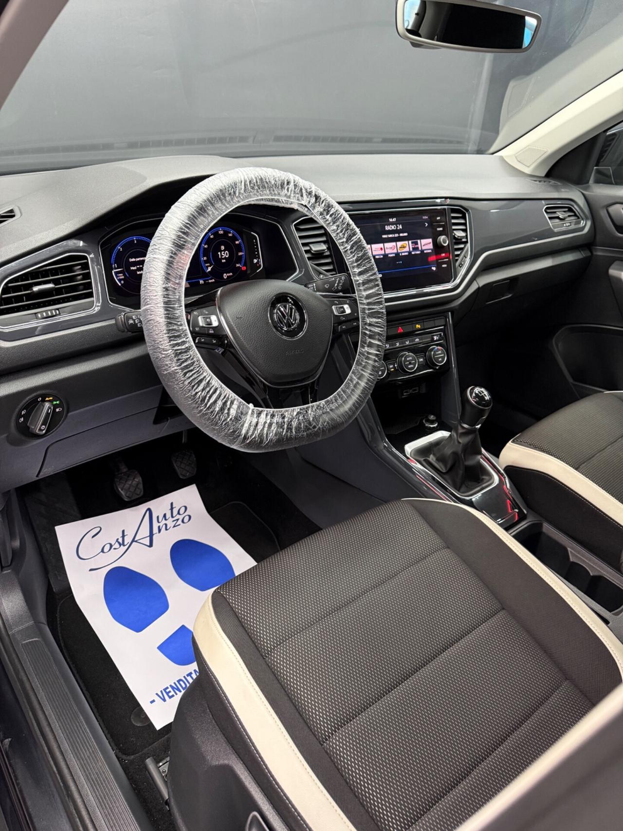 Volkswagen T-Roc 1.6 TDI SCR Advanced BLACK 10/2018