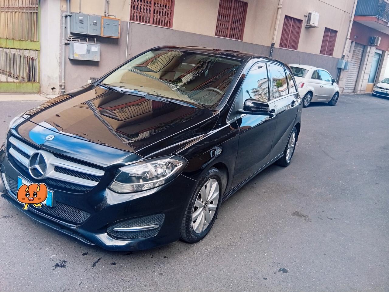 Mercedes-benz B 180 Premium