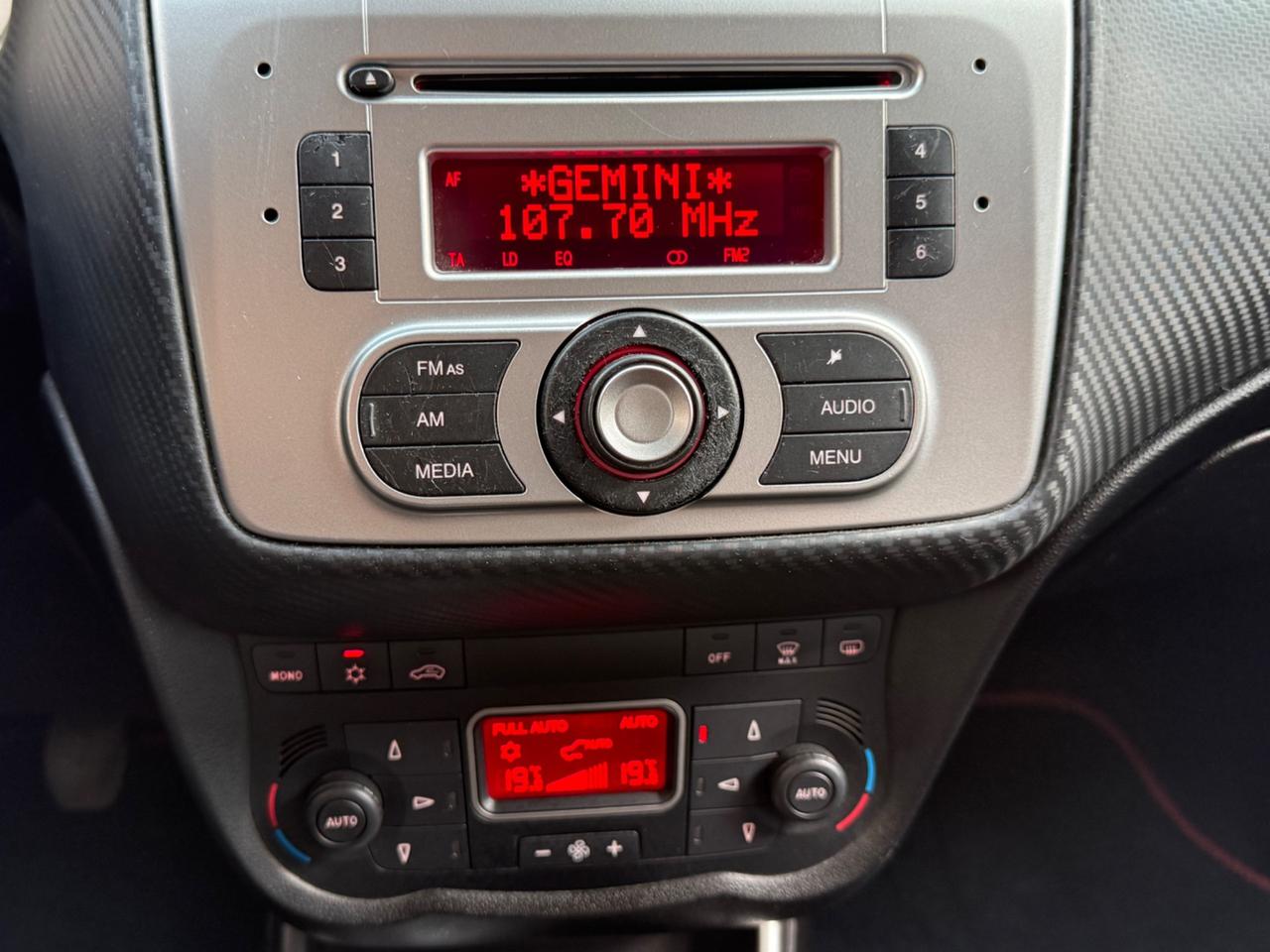 Alfa Romeo MiTo 1.6 JTDm-2 S&S Distinctive Sport Pack
