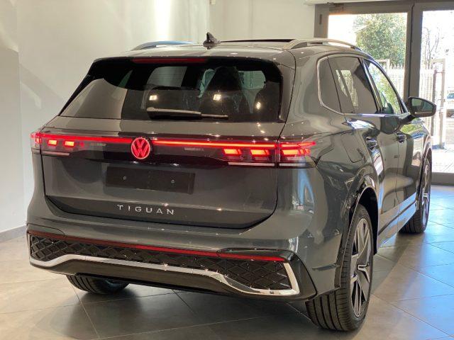 VOLKSWAGEN Tiguan 2.0 TDI 150 CV DSG R-Line Plus - NUOVA -