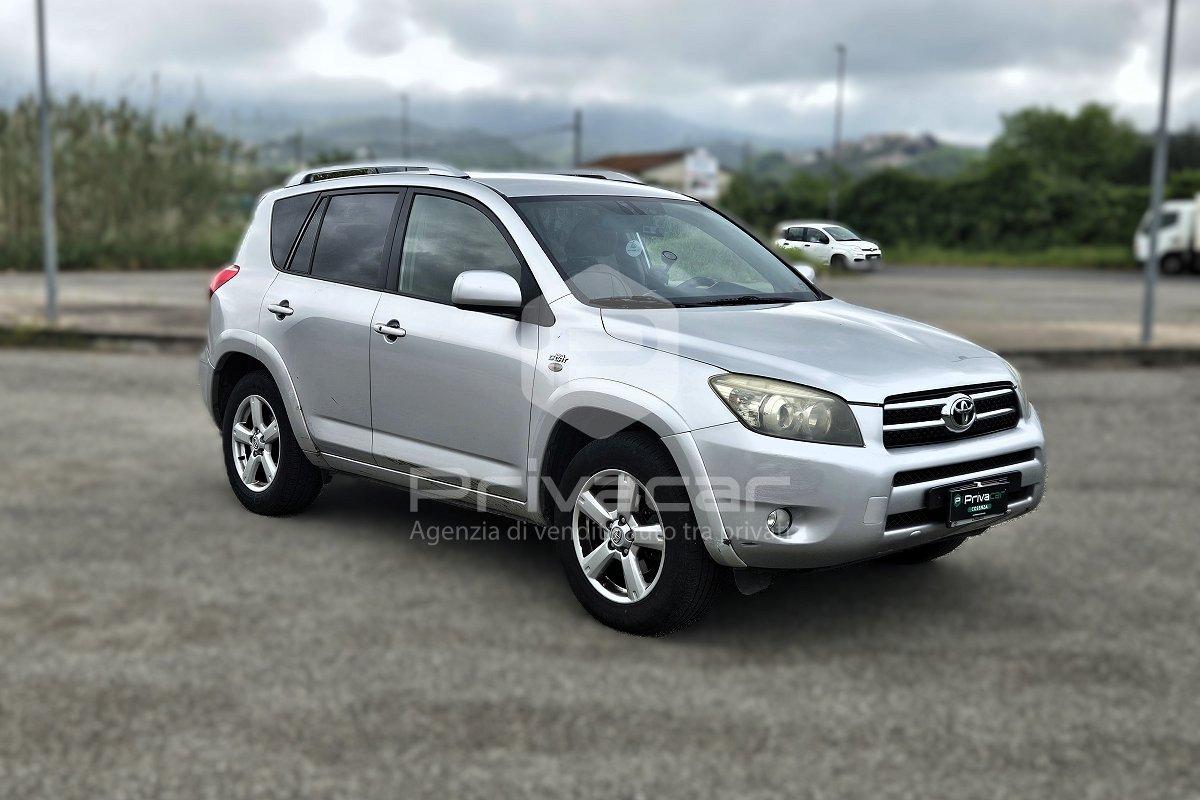 TOYOTA RAV4 2.2 D-4D 177 CV Luxury