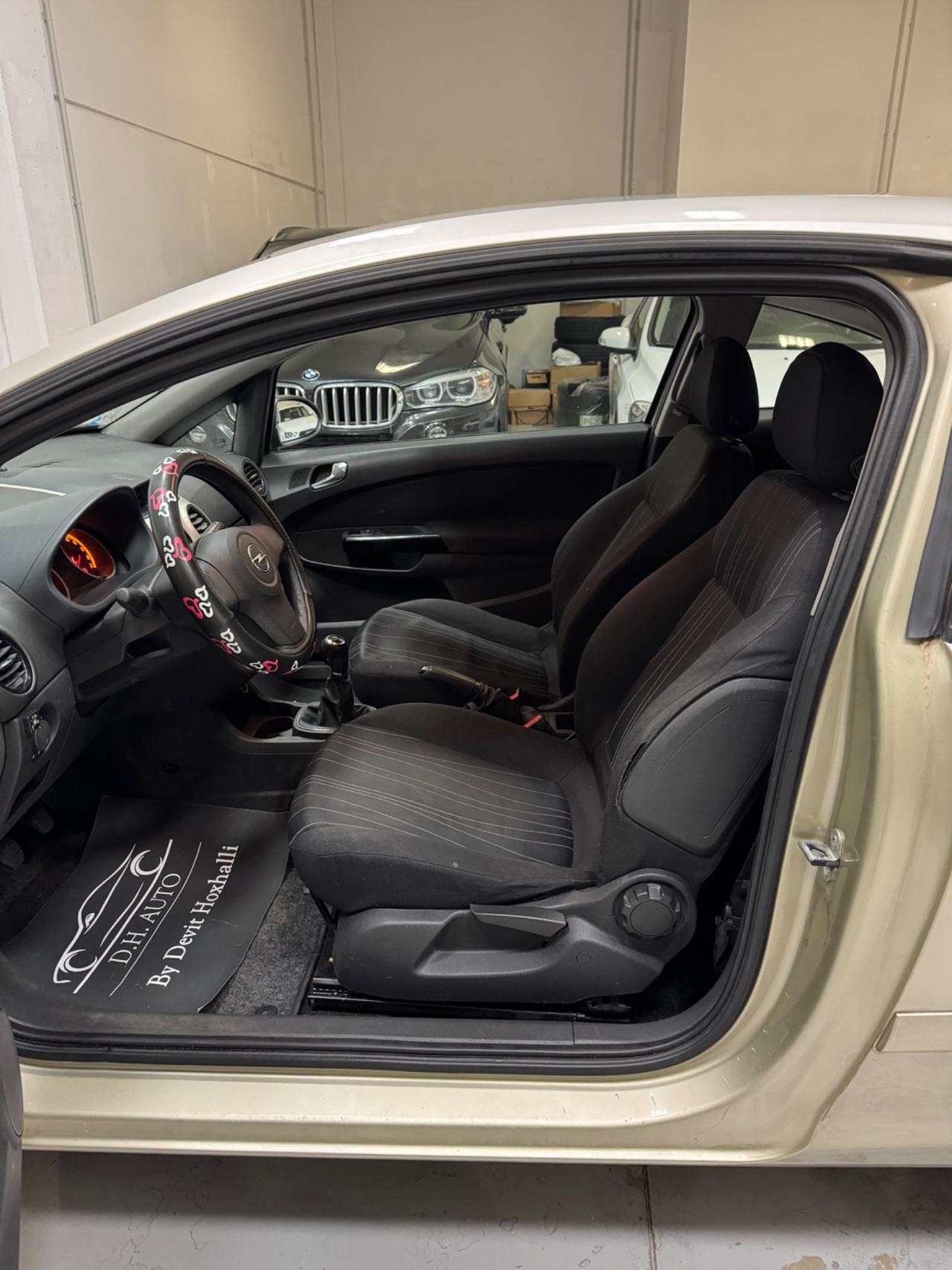 Opel Corsa 1.2 3 porte Sport