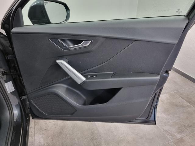 AUDI Q2 30 TDI Identity Black