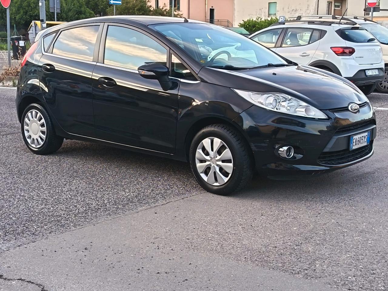 Ford Fiesta 2010 1.4 5 porte Bz.- GPL Titanium NEOPATENTATI LEGGI BENE
