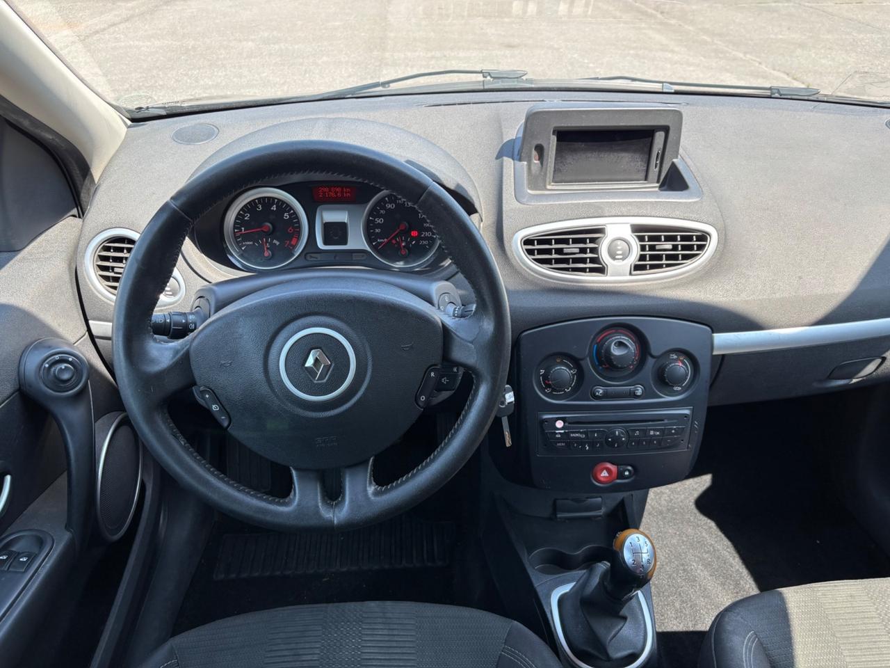 Renault Clio 1.2 16V TCE 100CV UNI PRO!