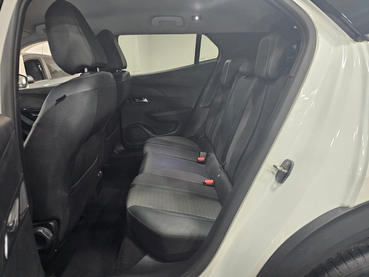 NUOVA PEUGEOT 2008 ALLURE PACK 1.5 BLUEHDI 131CV EAT8 F1